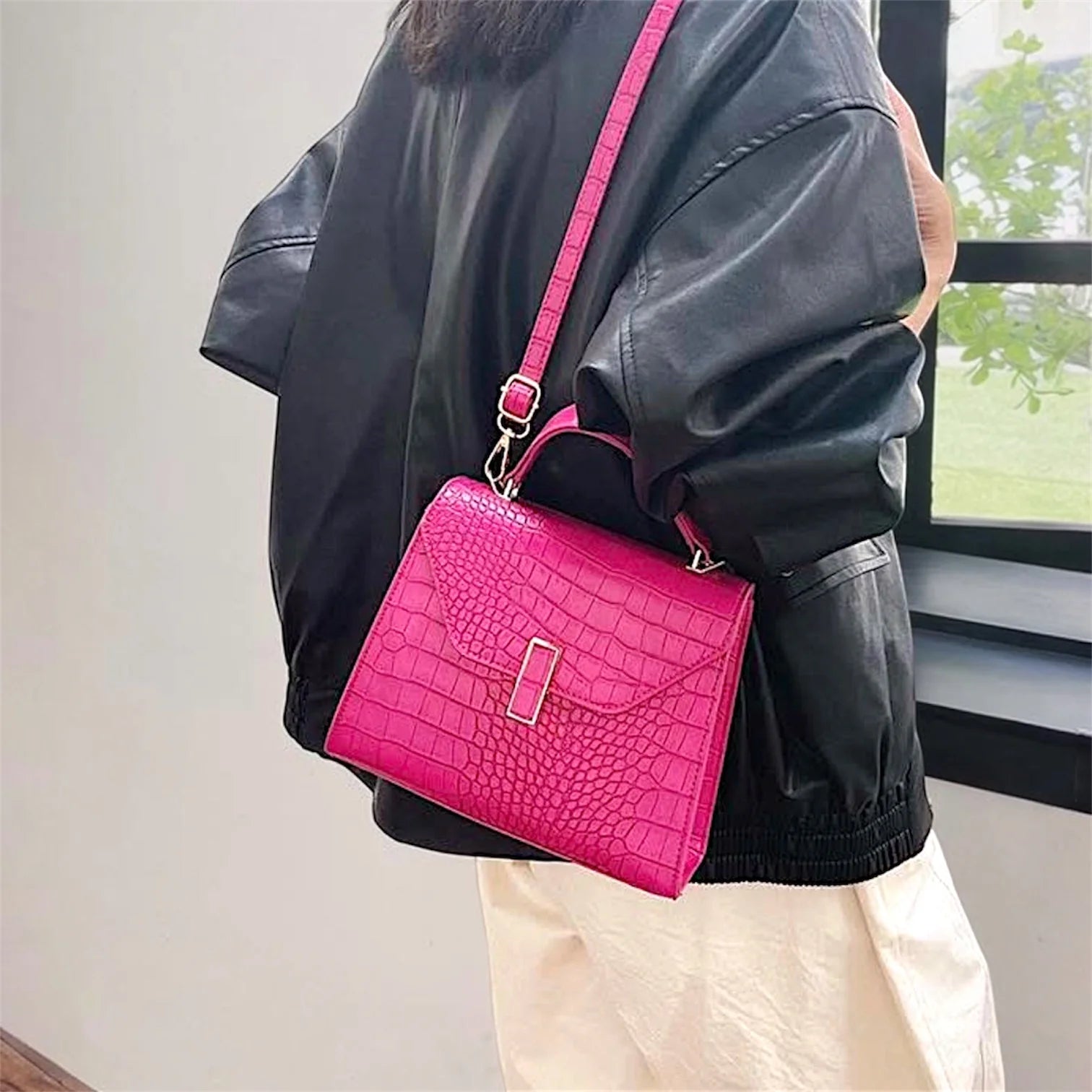 CARTERA ELEGANTE TEXTURADA