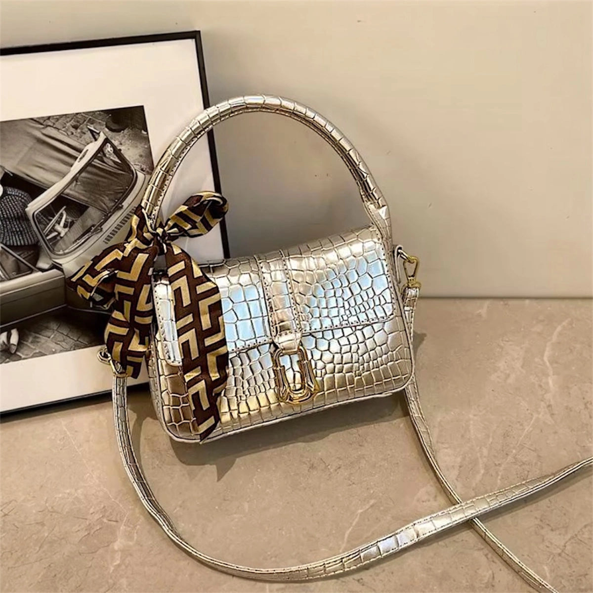 Cartera de mano pequeña ideal para uso diario