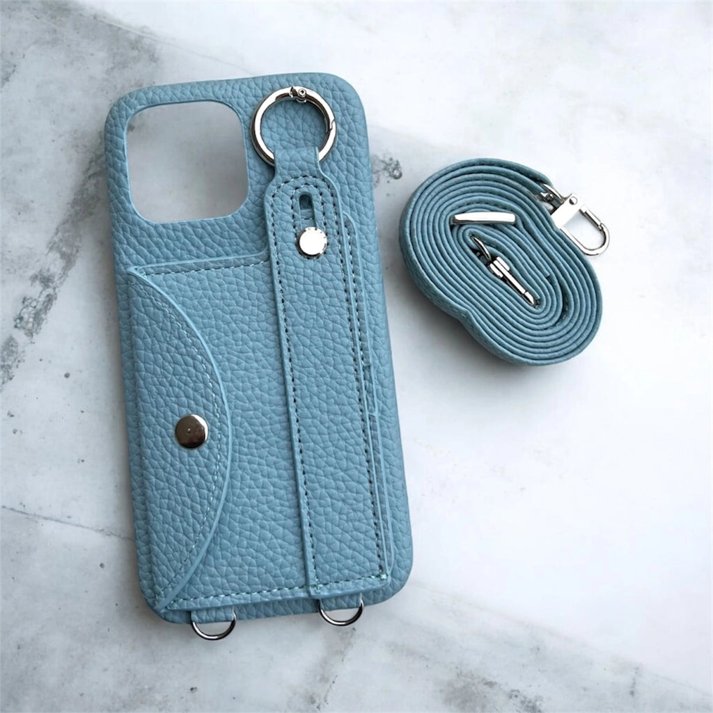 Case de celular con correa tipo bandolera. 