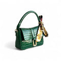 Cartera bandolera en color verde mediana ideal para uso diario