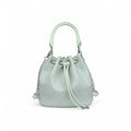 Cartera de mano pequeña ideal para uso diario en color verde