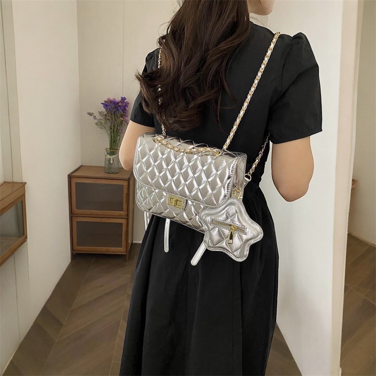 Mochila compacta y funcional para uso diario