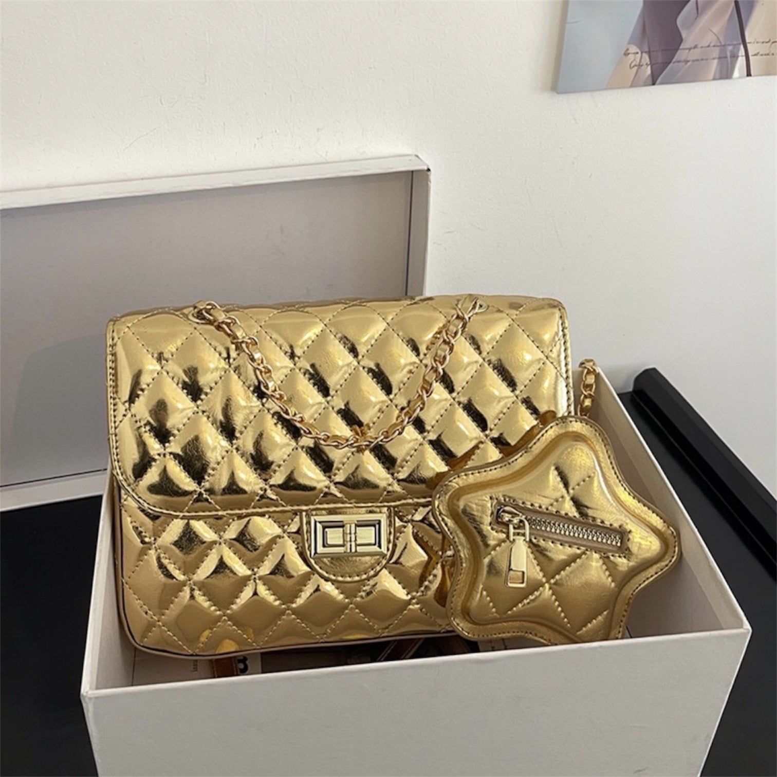 Mochila compacta y funcional para uso diario