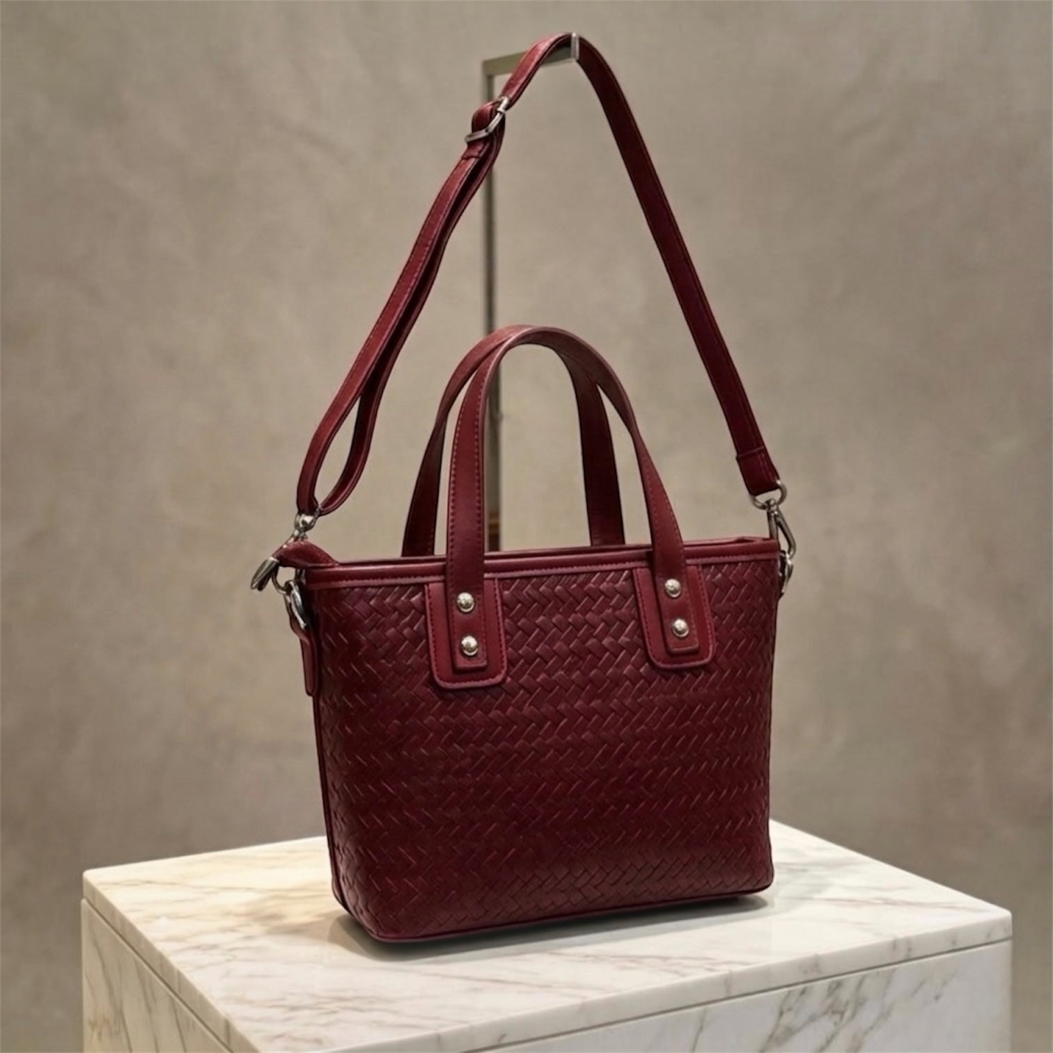 CARTERA TOTE TRENZADA